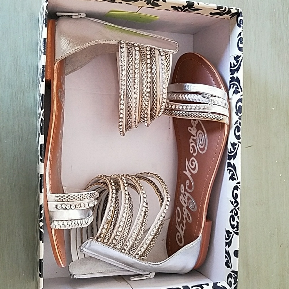 Naughty Moneky sandals.